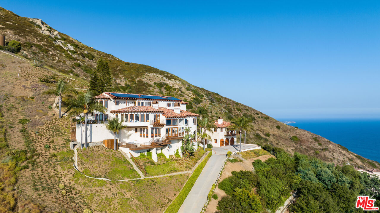 4240 Avenida De La Encinal