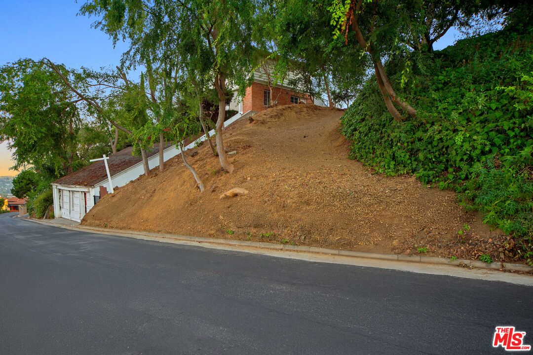 3775 Amesbury Rd