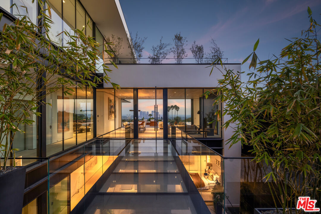 1210 Laurel Way