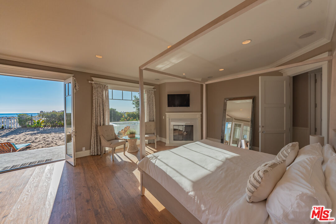 Rare 80-Ft Beachfront Lot on Exclusive Broad Beach