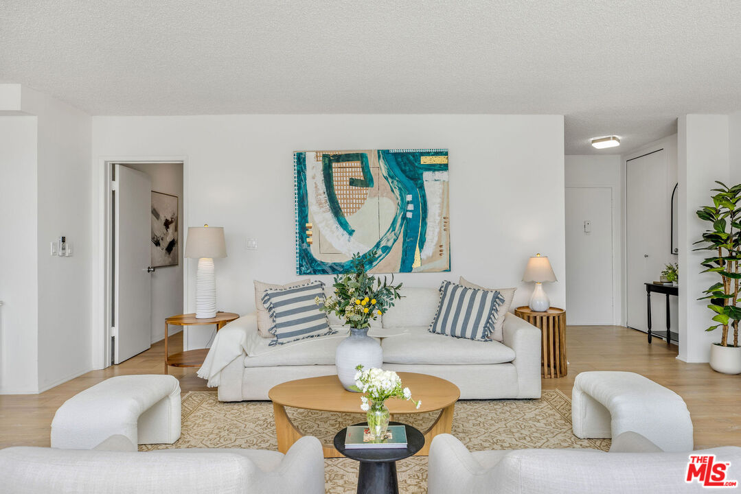 930 3rd St Unit: 307