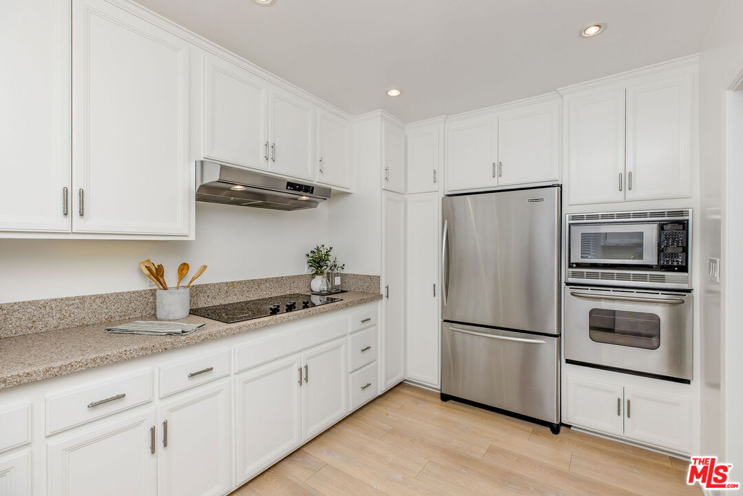 930 3rd St Unit: 307