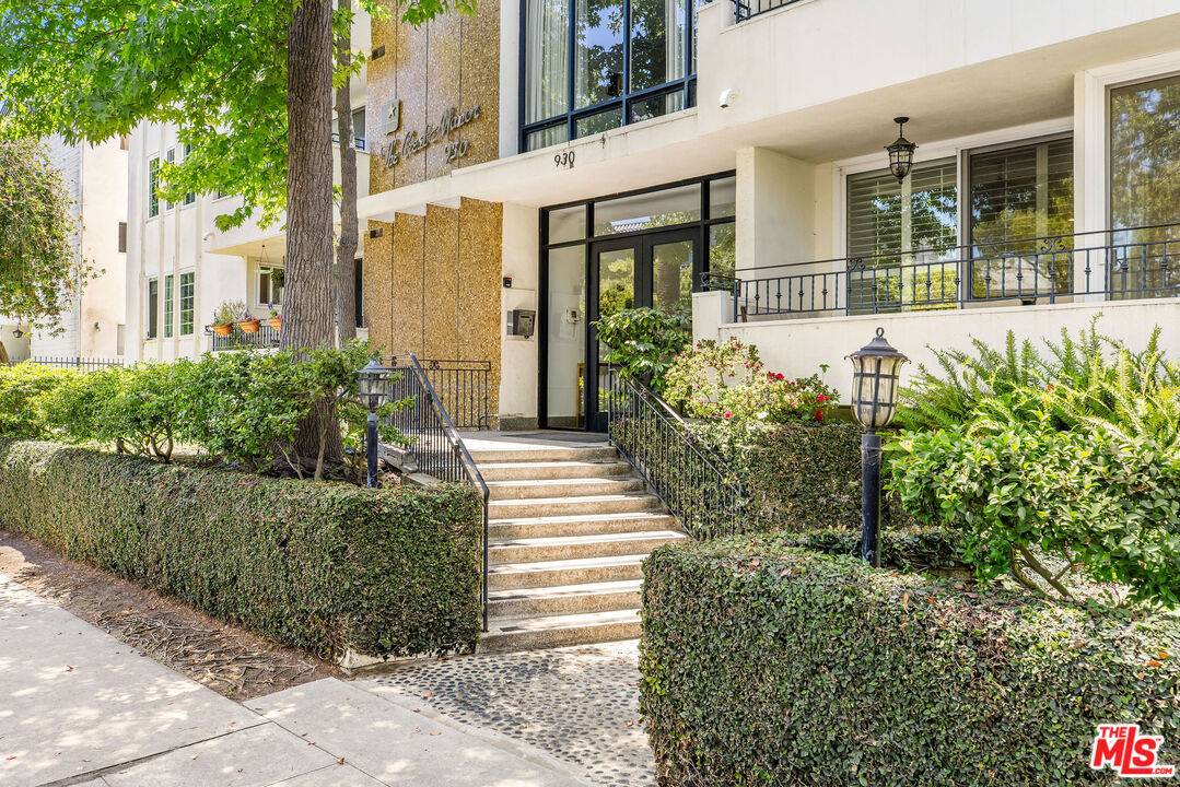 930 3rd St Unit: 307