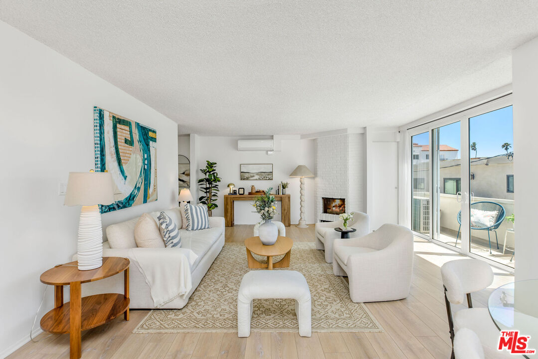 930 3rd St Unit: 307