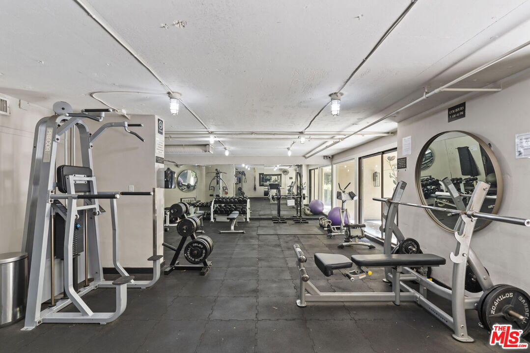 750 N Kings Rd Unit: 201
