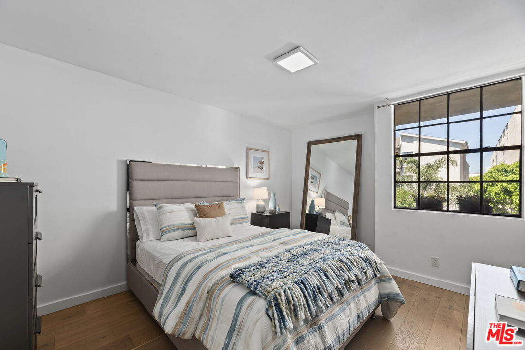 750 N Kings Rd Unit: 201