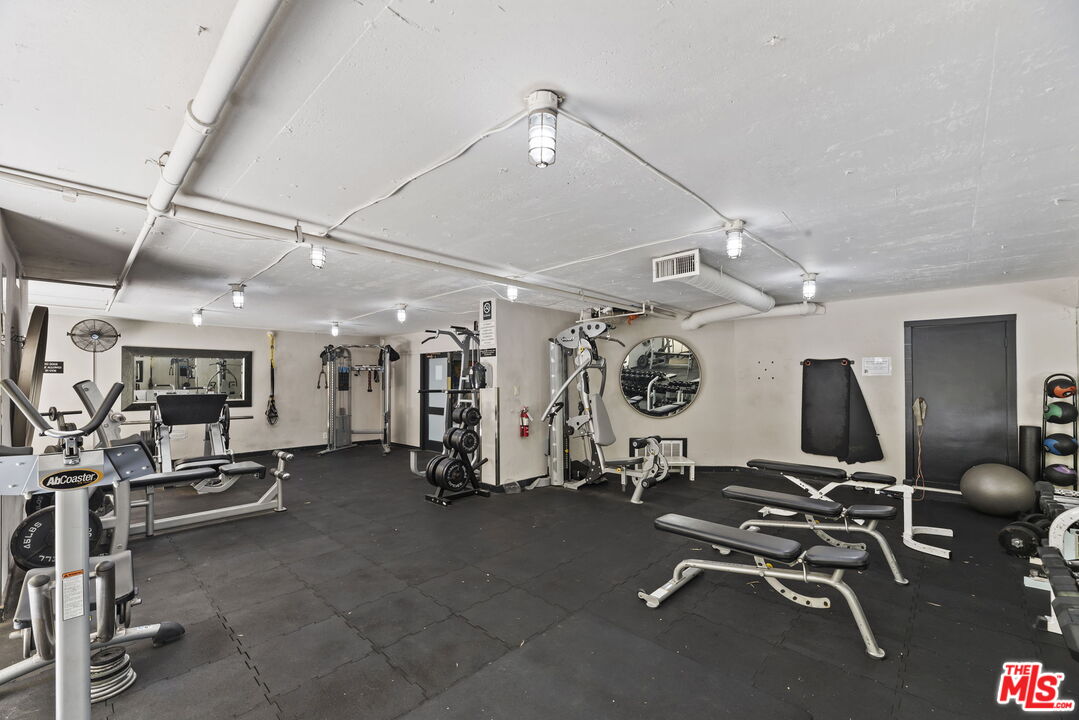 750 N Kings Rd Unit: 201