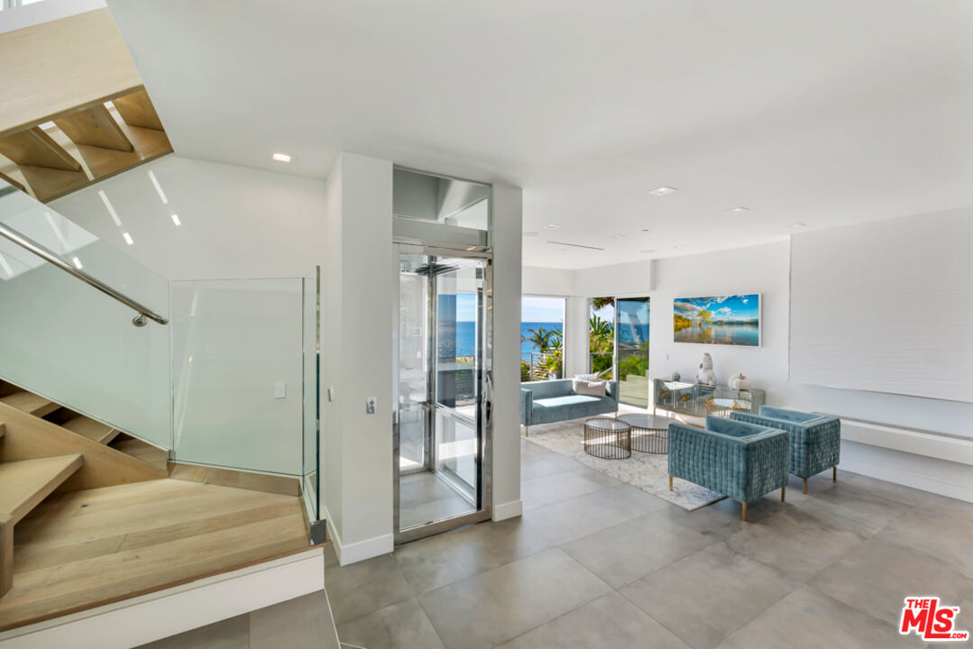 25423 Malibu Rd