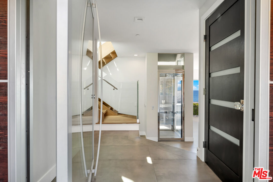 25423 Malibu Rd