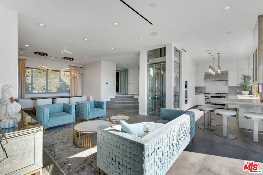 25423 Malibu Rd