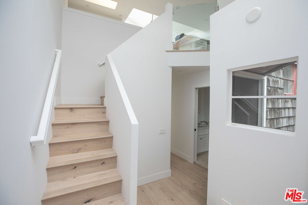 29233 HEATHERCLIFF RD Unit: 3