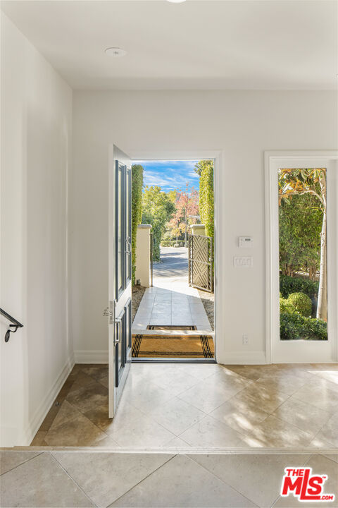 1265 Leona Dr