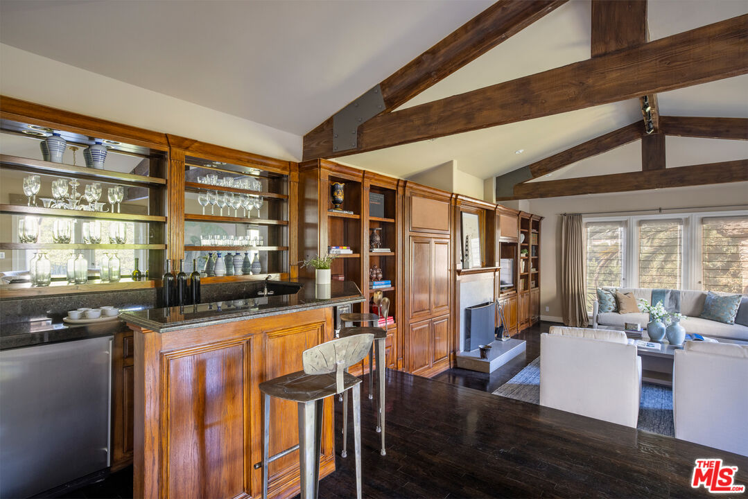 A Timeless and Turn-Key Residence
