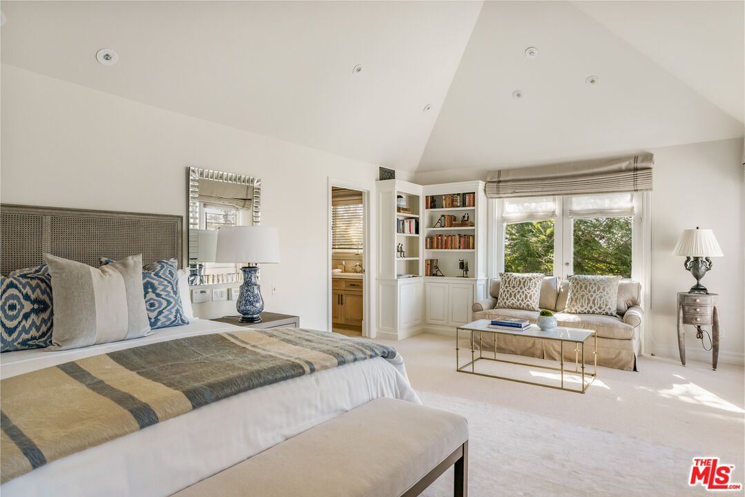 A Timeless and Turn-Key Residence
