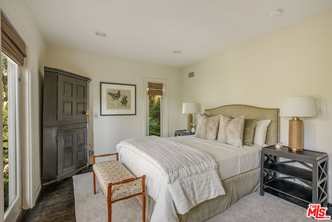 A Timeless and Turn-Key Residence
