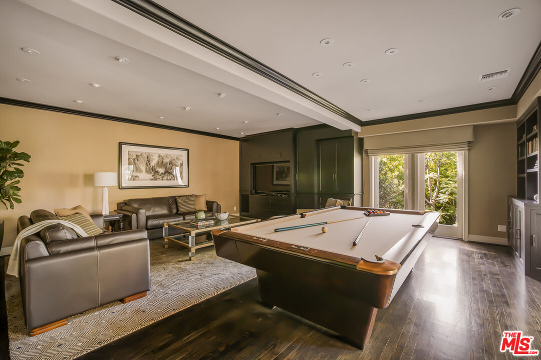 A Timeless and Turn-Key Residence