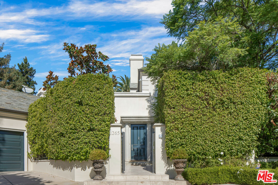 1265 Leona Dr