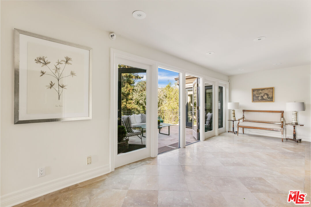1265 Leona Dr