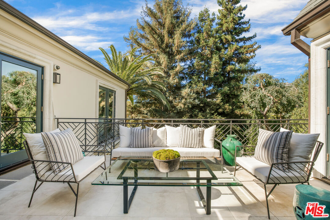 1265 Leona Dr