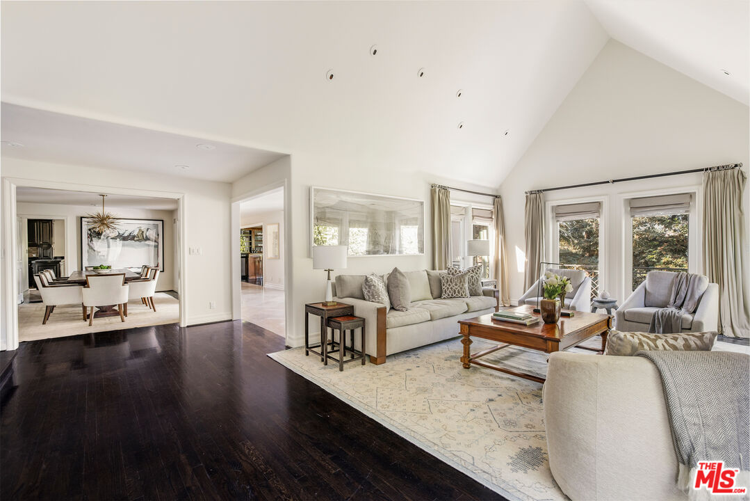 A Timeless and Turn-Key Residence