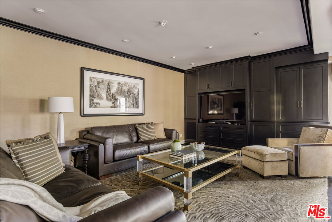 1265 Leona Dr