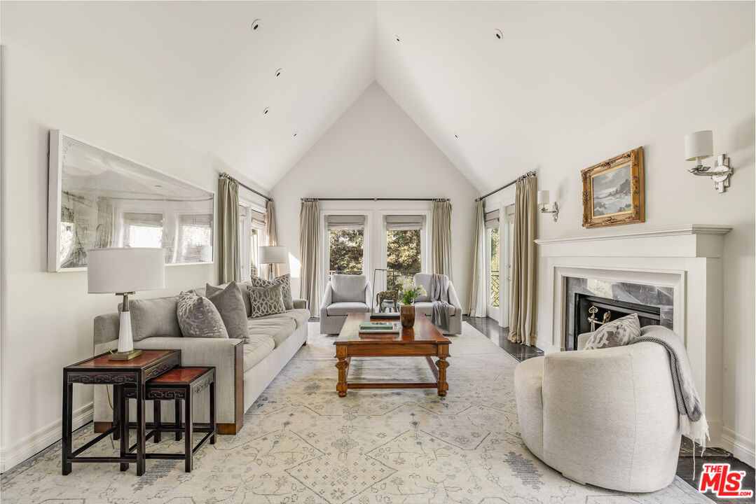 1265 Leona Dr