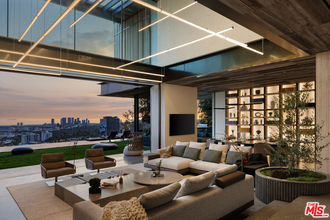 Exquisite Contemporary Estate