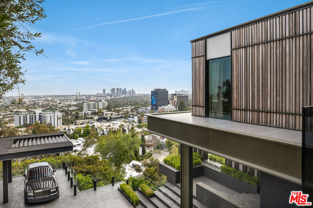 Exquisite Contemporary Estate