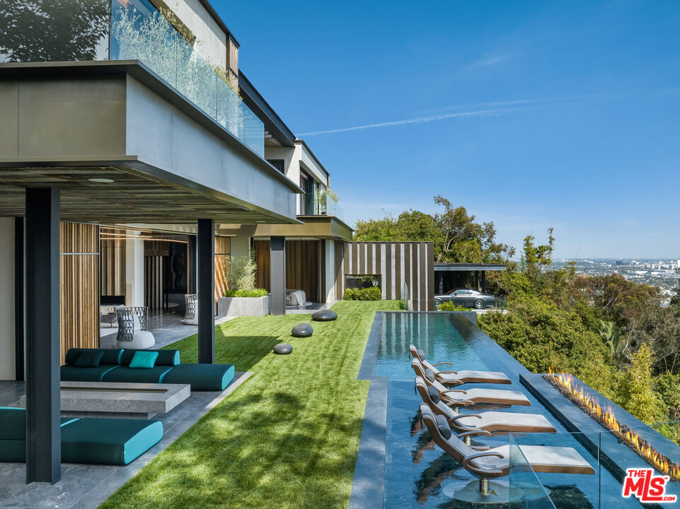 Exquisite Contemporary Estate