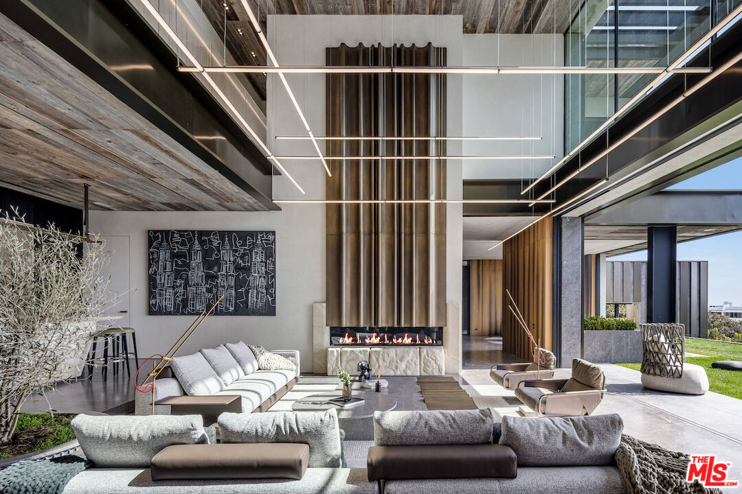 Exquisite Contemporary Estate