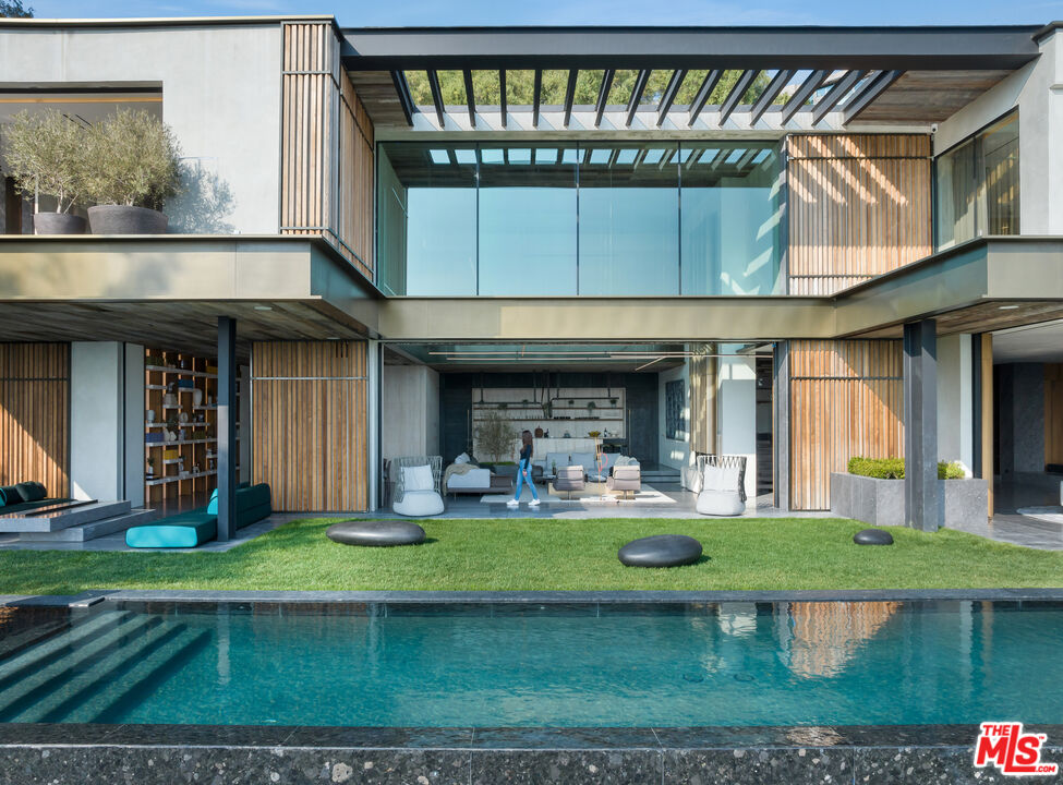 Exquisite Contemporary Estate