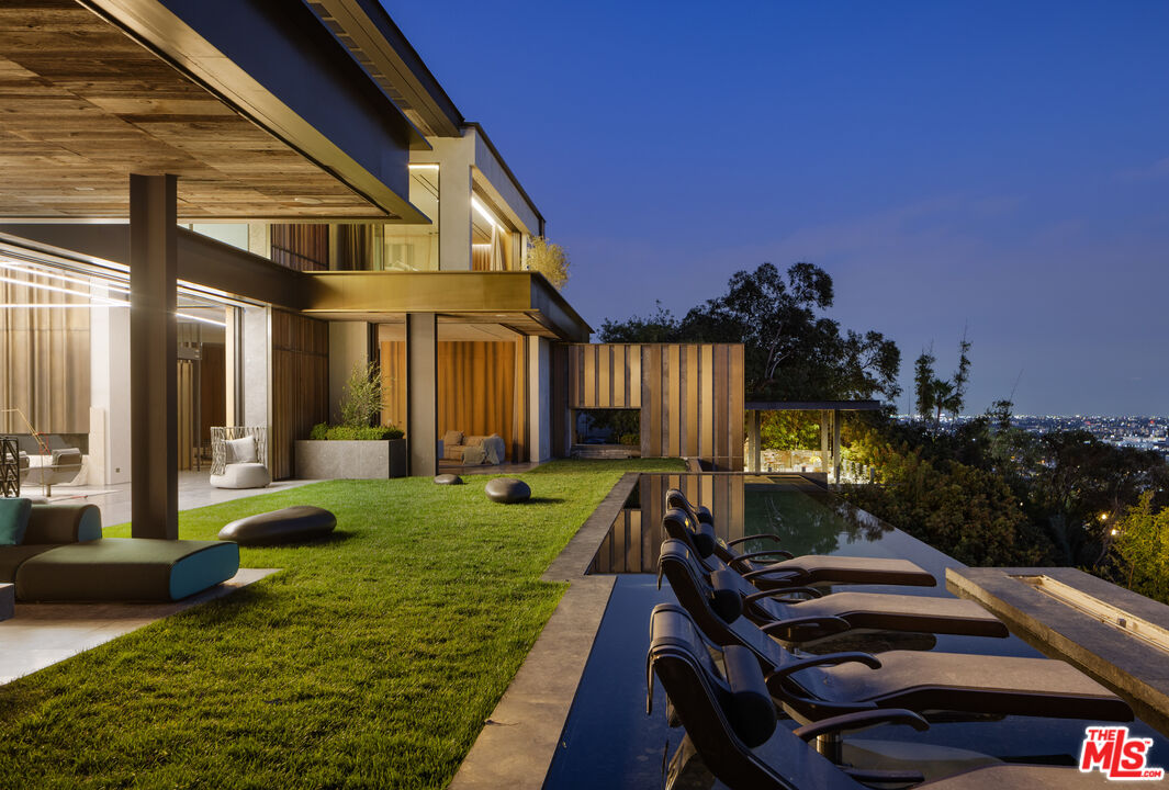 Exquisite Contemporary Estate