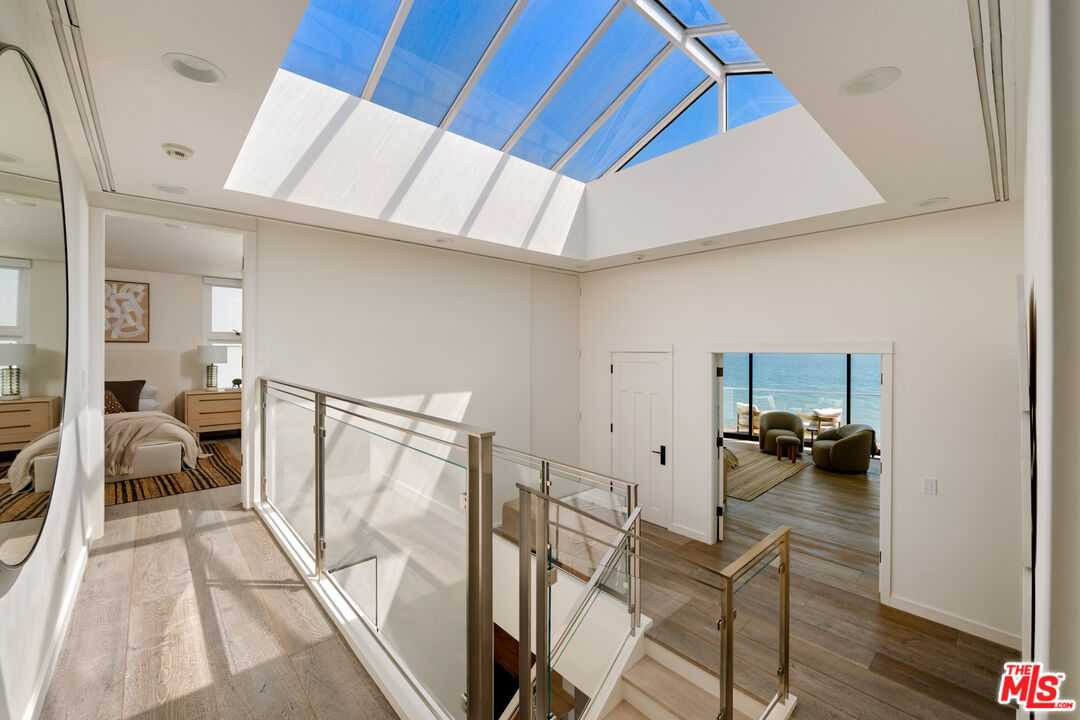 Contemporary Oceanfront Estate