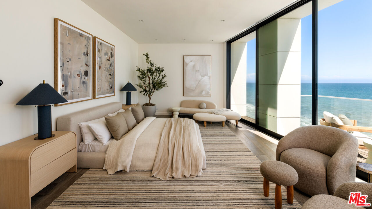 Contemporary Oceanfront Estate