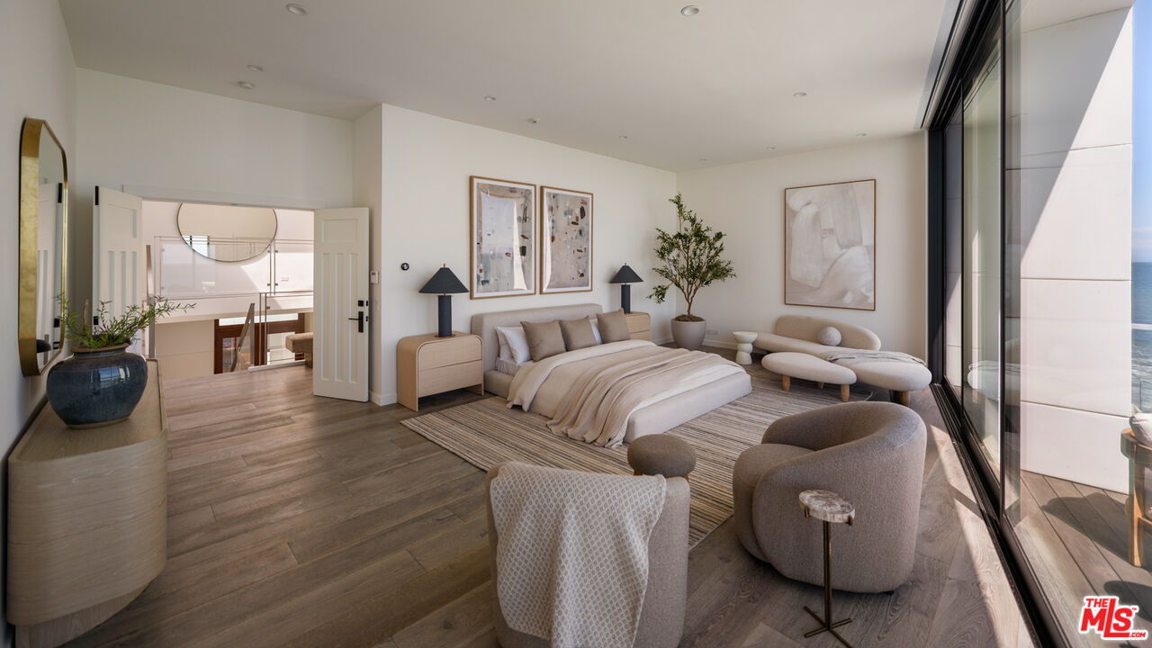 Contemporary Oceanfront Estate