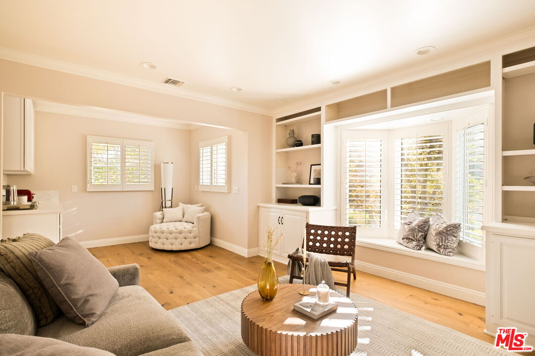 2064 Coldwater Canyon Dr