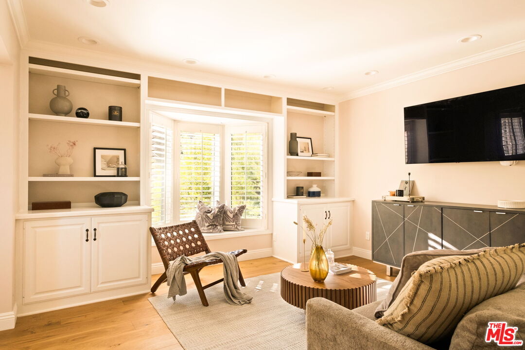 2064 Coldwater Canyon Dr