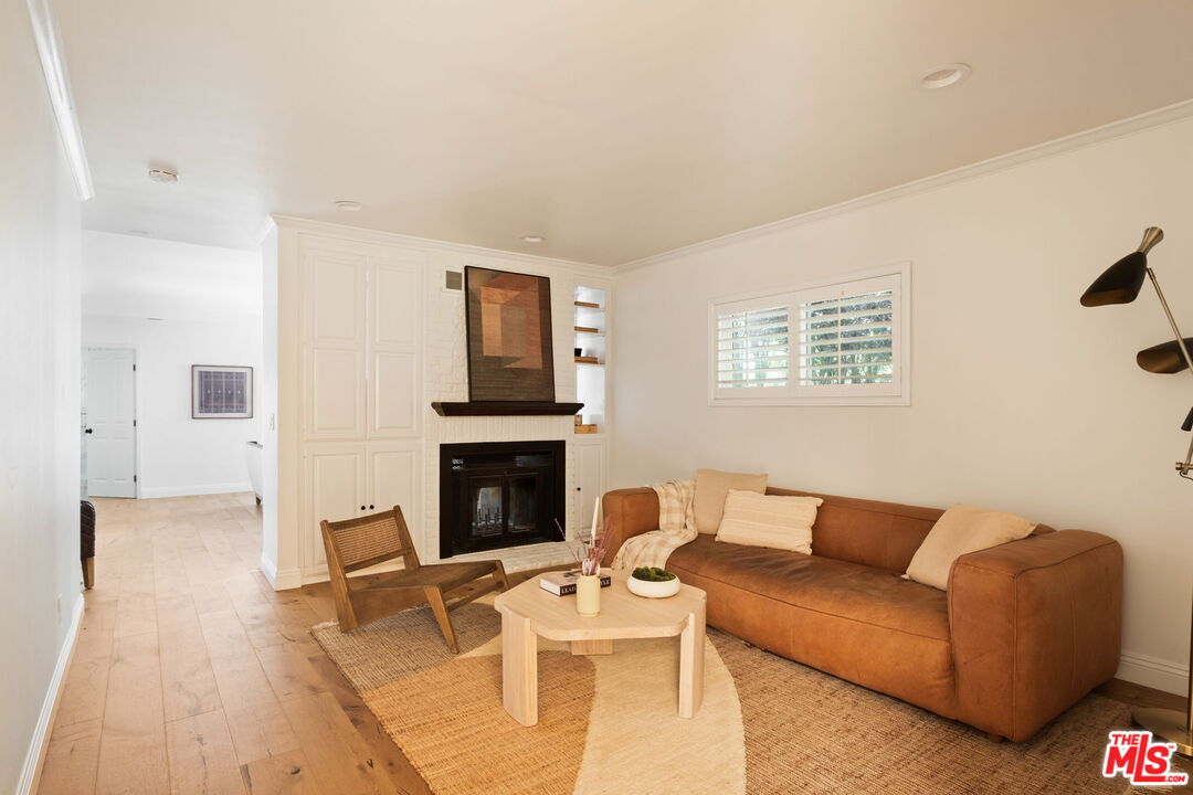 2064 Coldwater Canyon Dr