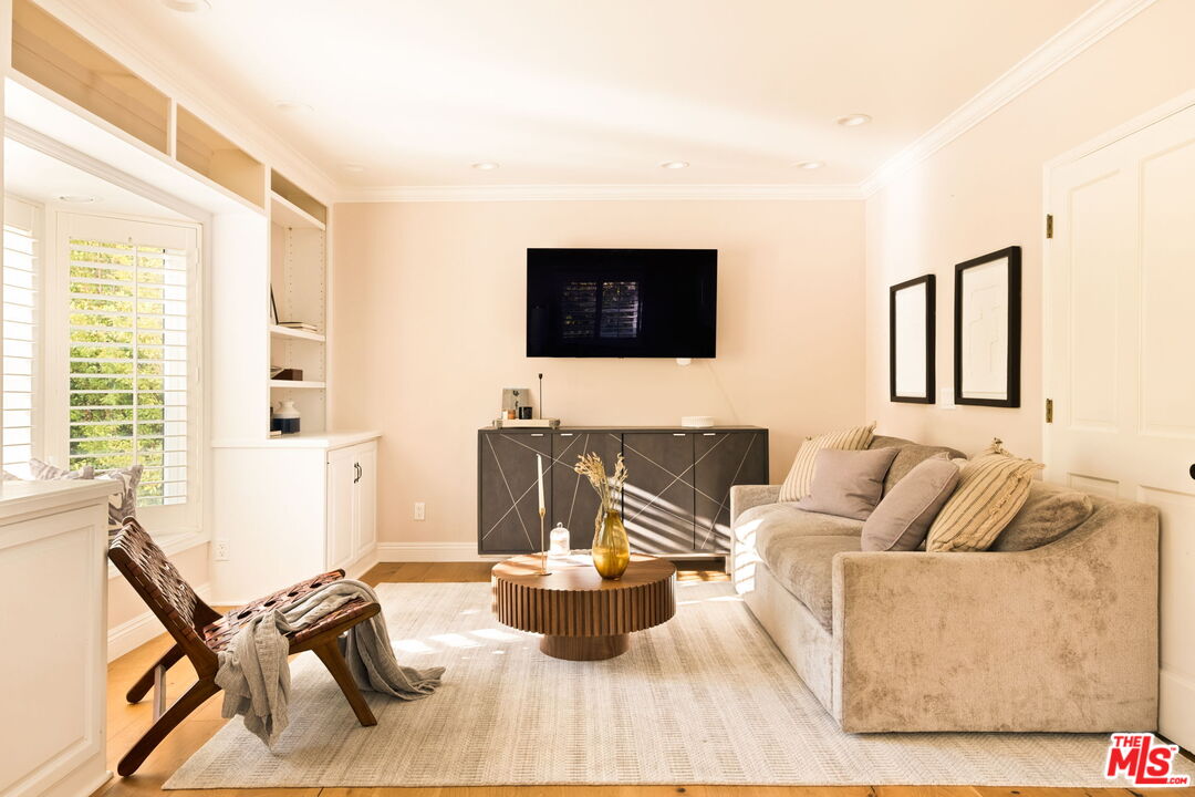 2064 Coldwater Canyon Dr