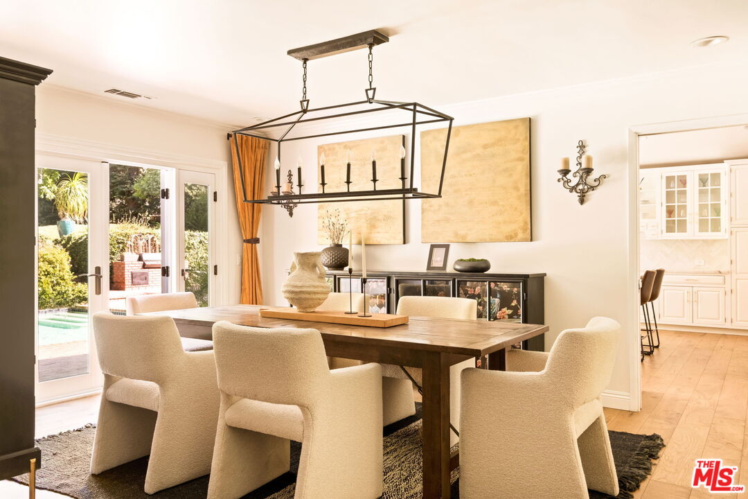 2064 Coldwater Canyon Dr