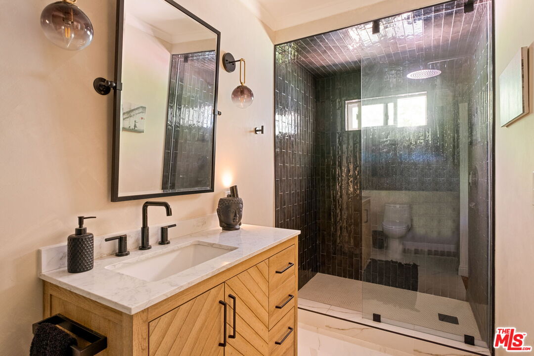 2064 Coldwater Canyon Dr