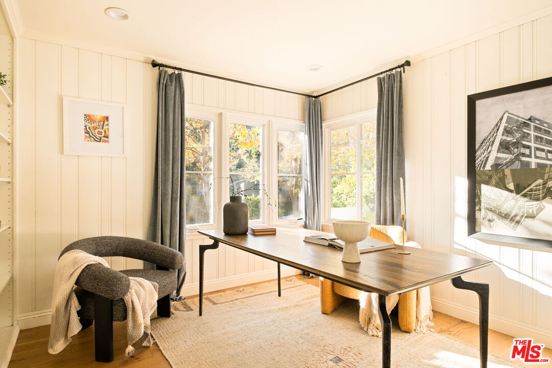 2064 Coldwater Canyon Dr