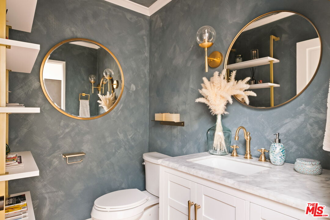 2064 Coldwater Canyon Dr