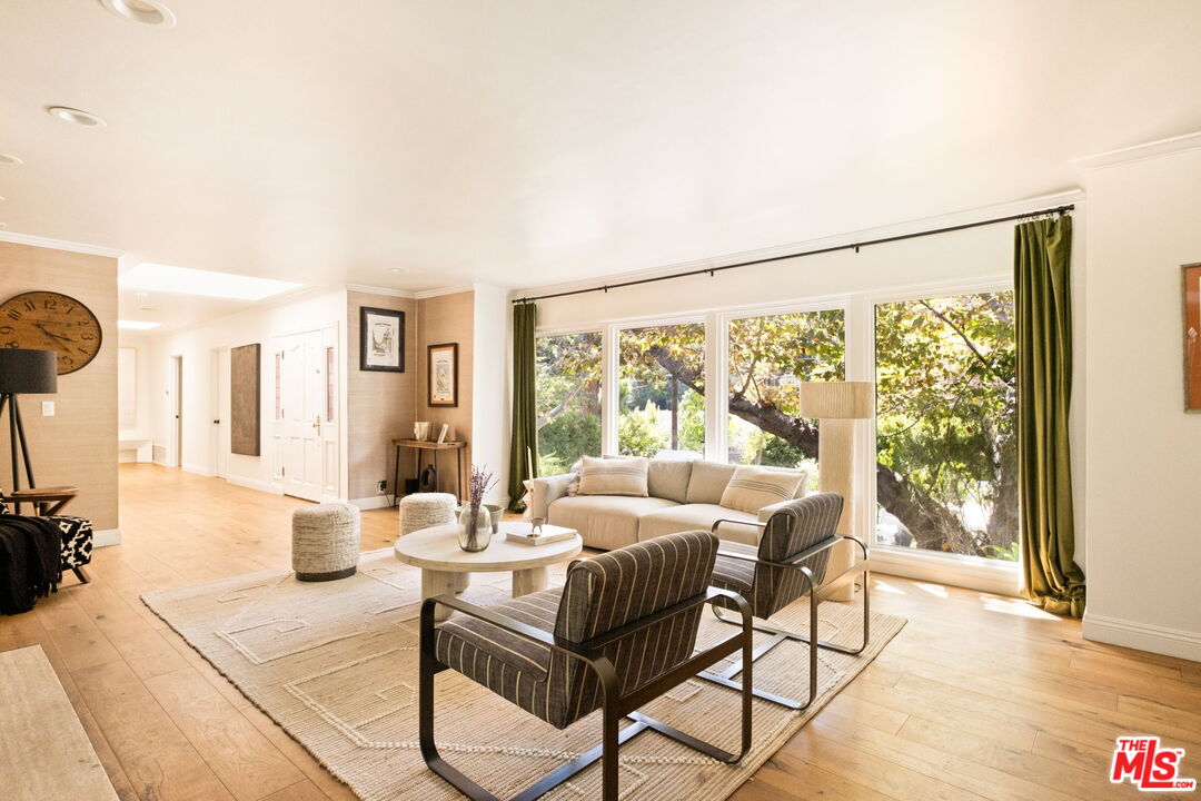 2064 Coldwater Canyon Dr