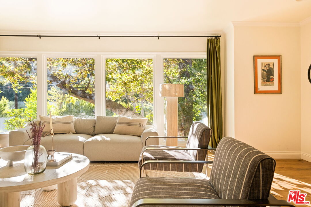 2064 Coldwater Canyon Dr