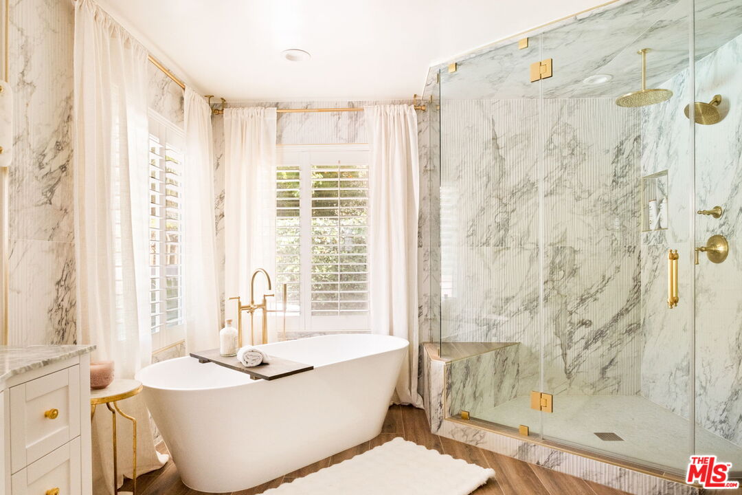 2064 Coldwater Canyon Dr