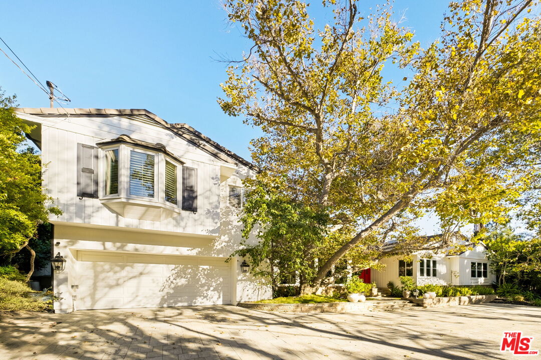 2064 Coldwater Canyon Dr