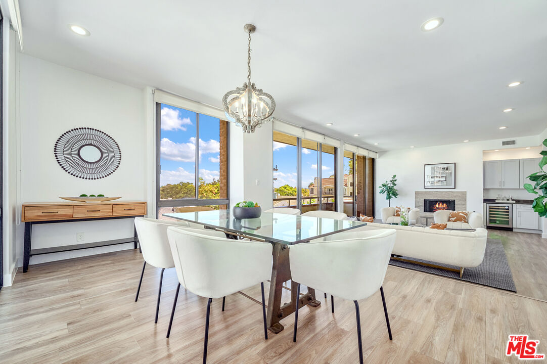 268 S Lasky Dr Unit: 303