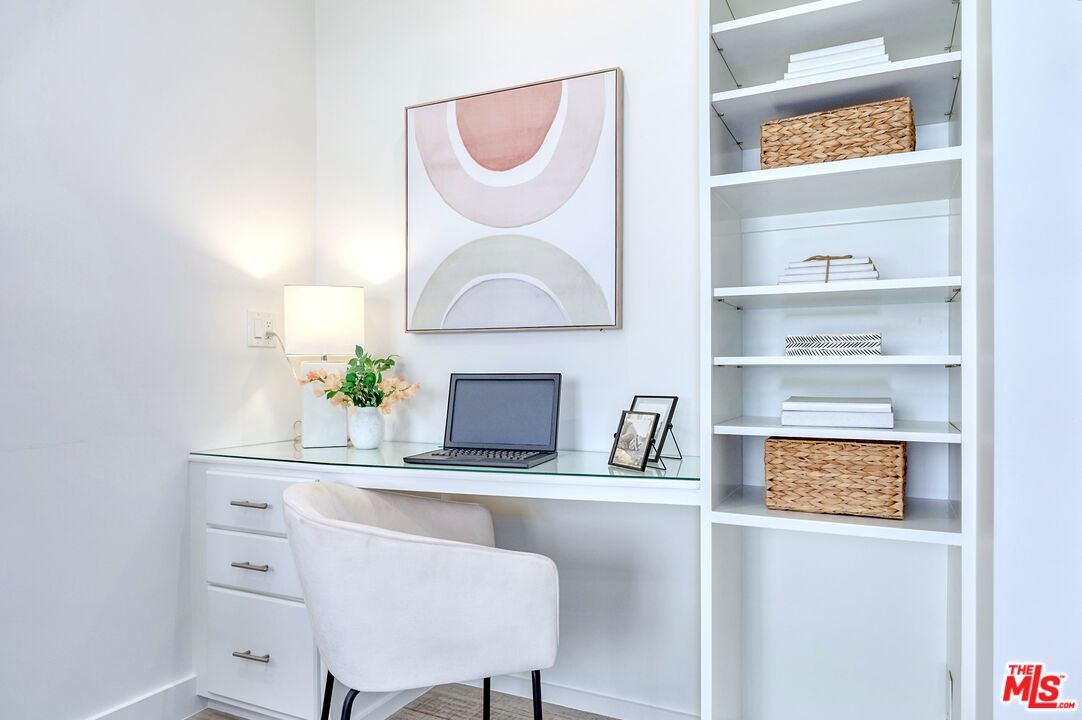 268 S Lasky Dr Unit: 303