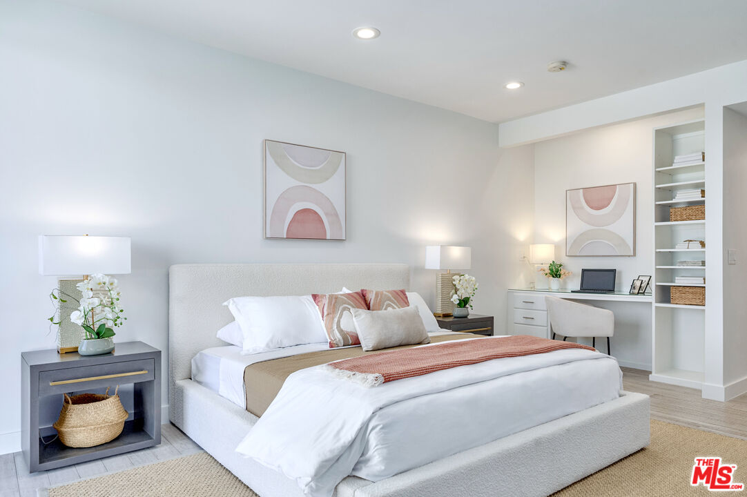 268 S Lasky Dr Unit: 303